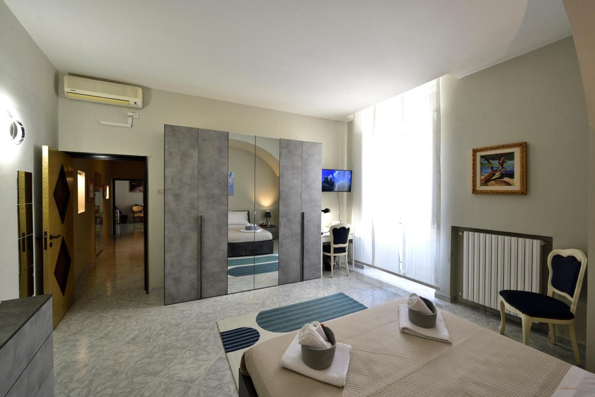 Ciaobari Apartment - Elegant 4 Bedrooms In The Heart Of Old Town Exterior foto